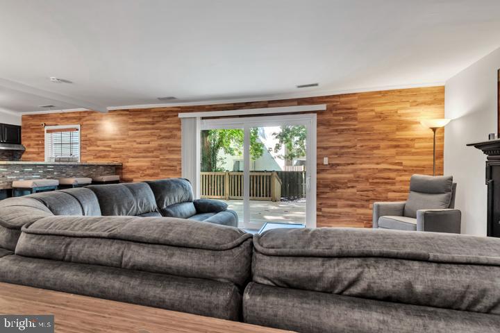 5993 Grand Banks Rd