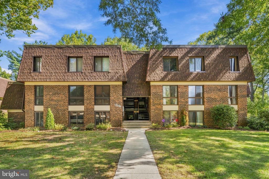 5237 W RUNNING BROOK ROAD Unit: 202