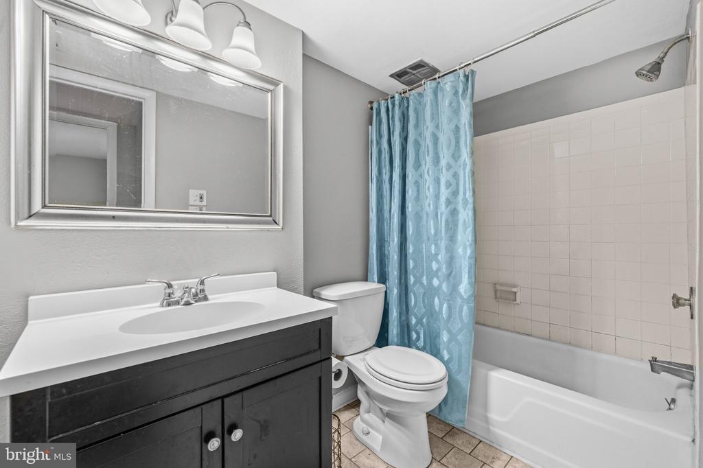 5237 W RUNNING BROOK ROAD Unit: 202