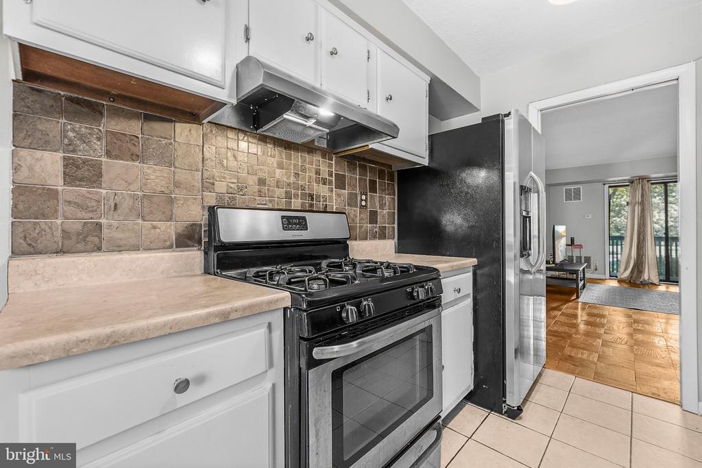 5237 W RUNNING BROOK ROAD Unit: 202