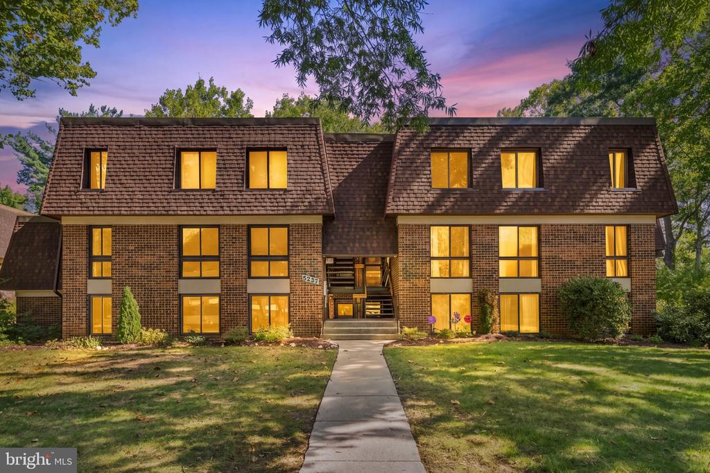 5237 W RUNNING BROOK ROAD Unit: 202