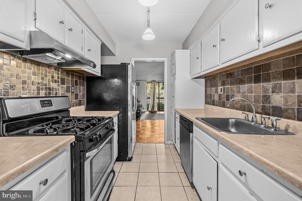 5237 W RUNNING BROOK ROAD Unit: 202