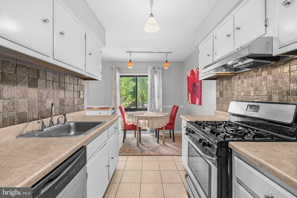 5237 W RUNNING BROOK ROAD Unit: 202