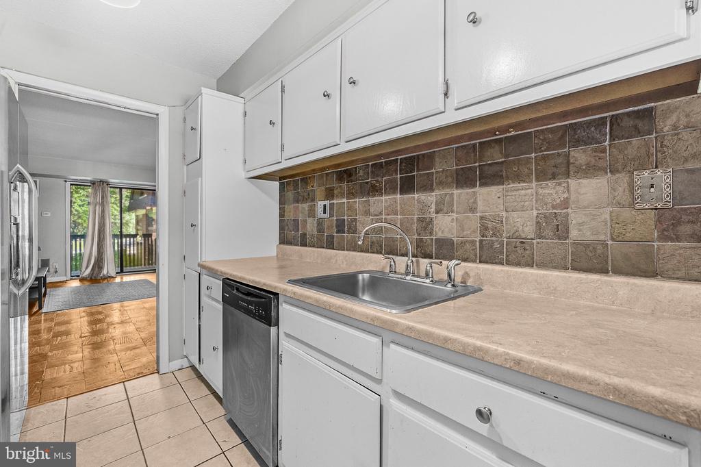 5237 W RUNNING BROOK ROAD Unit: 202