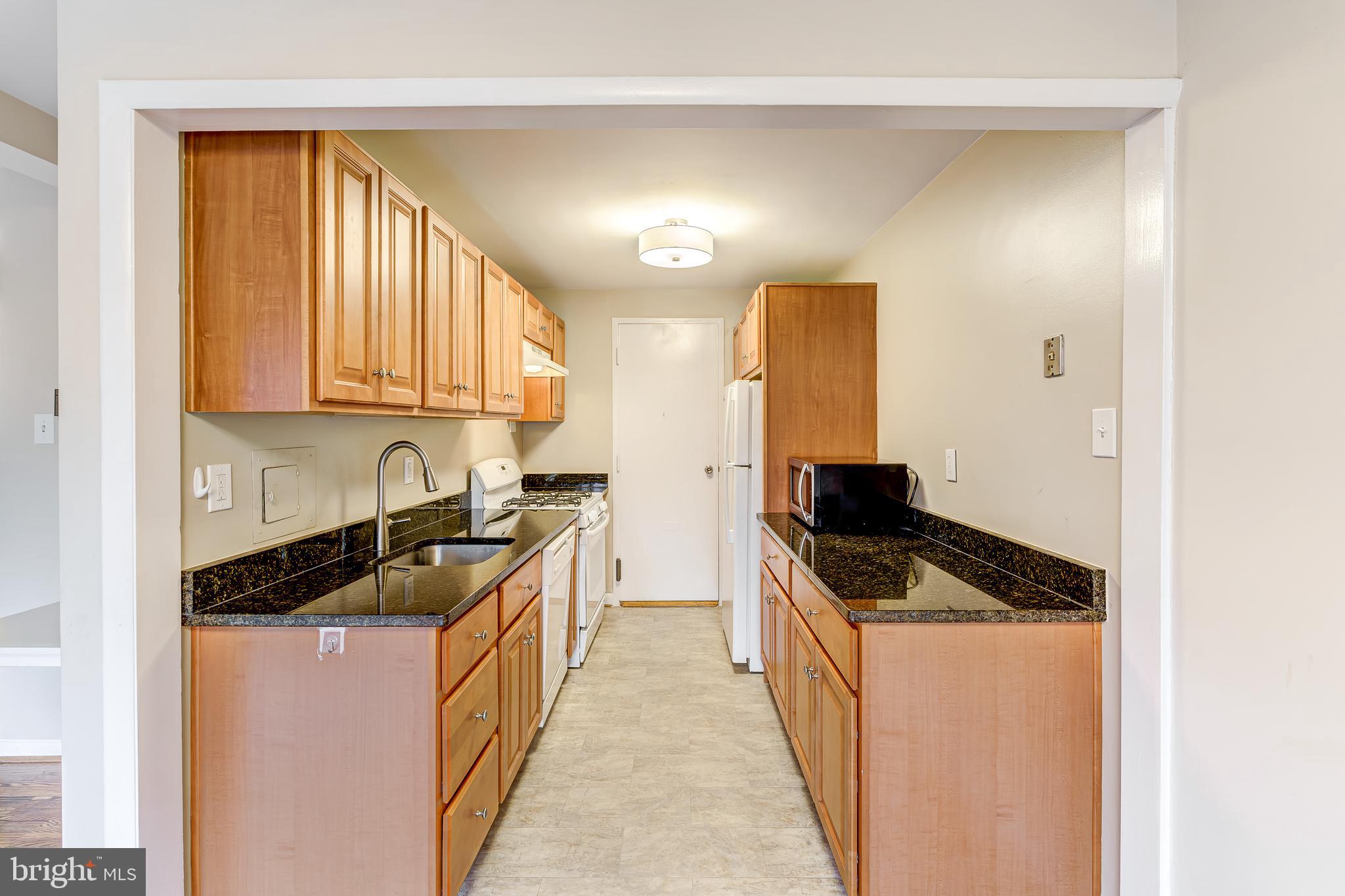 10201 Grosvenor Pl #506