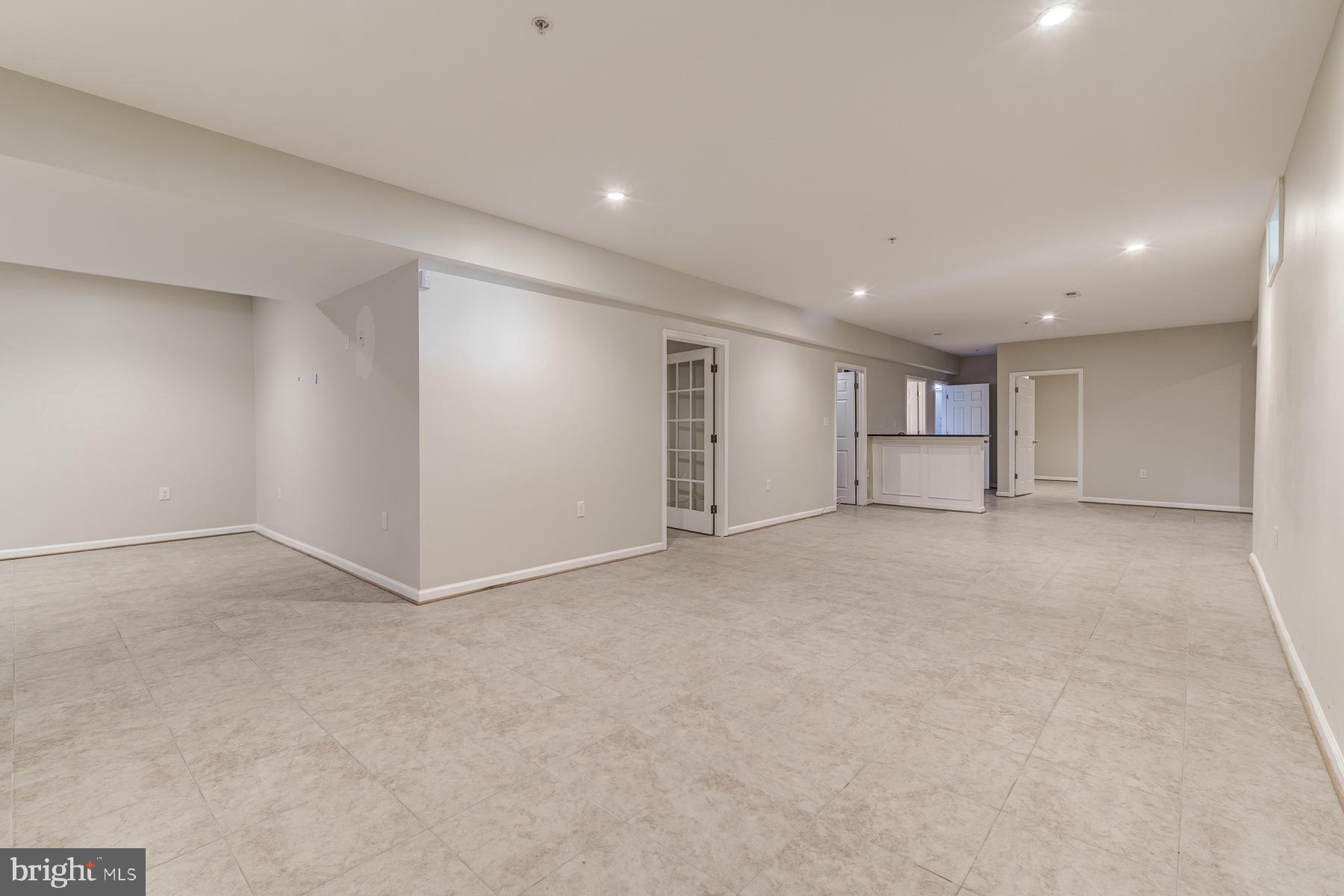 1906 Mayflower Dr