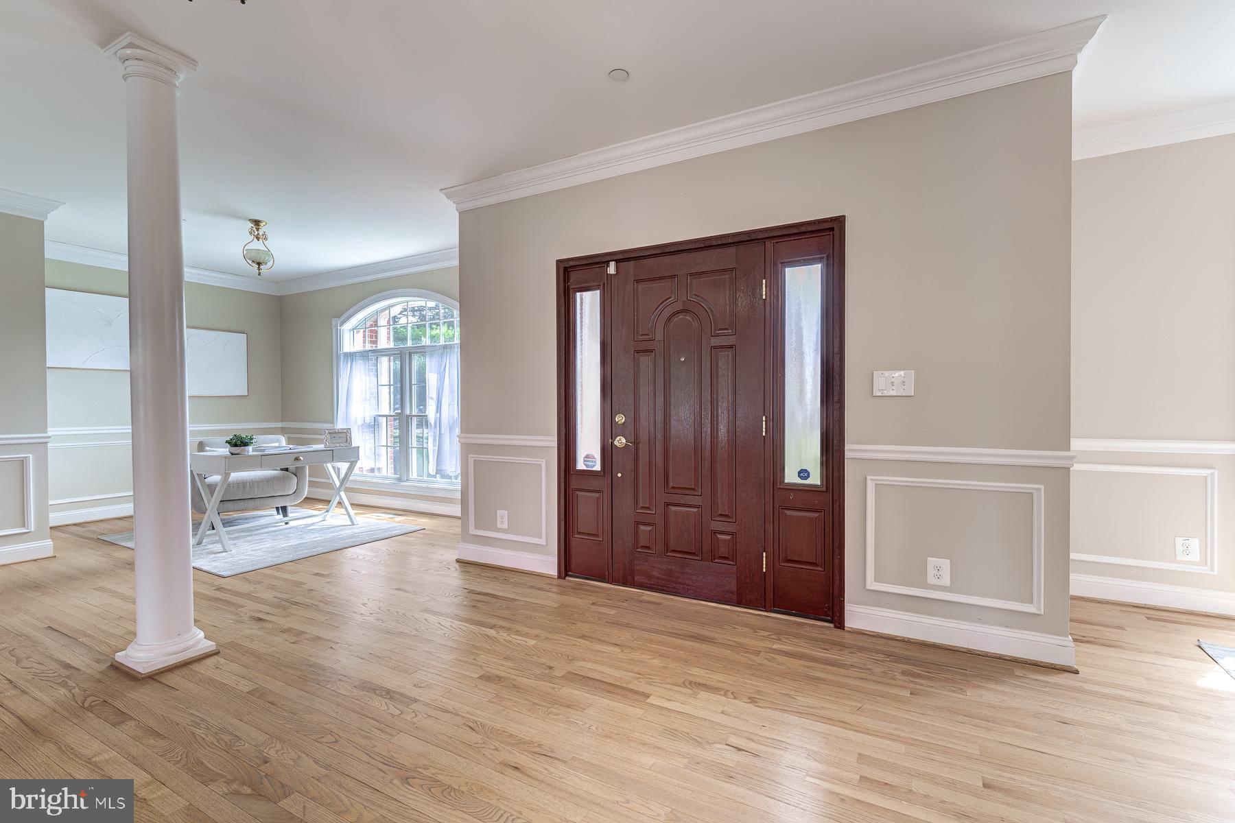 1906 Mayflower Dr