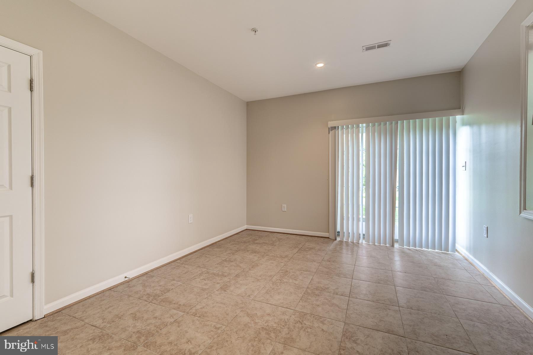 1906 Mayflower Dr