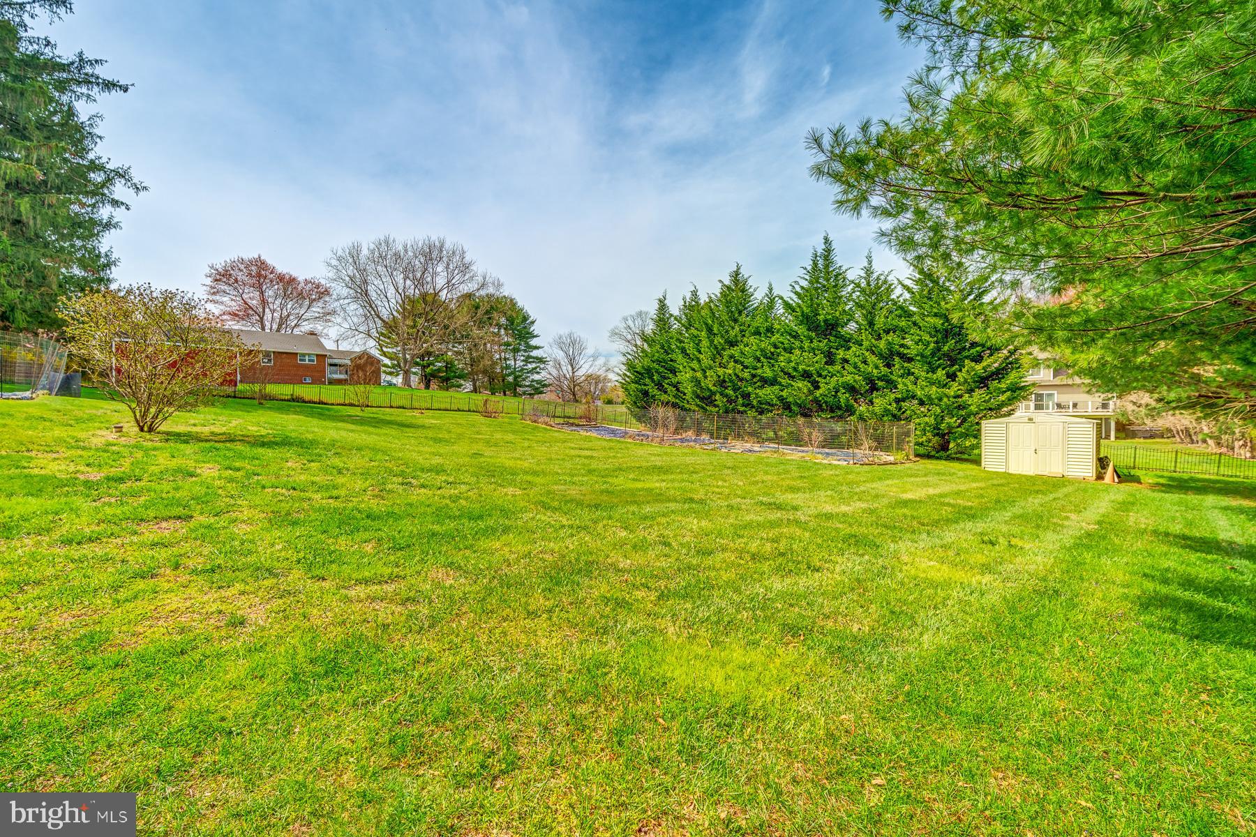 1906 Mayflower Dr
