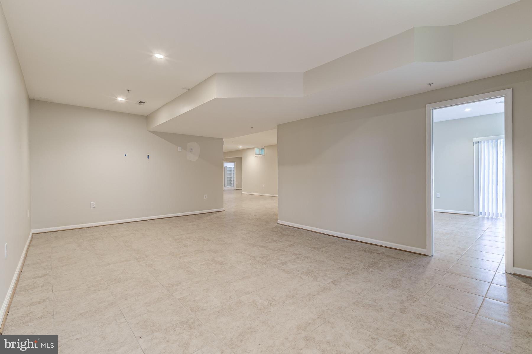1906 Mayflower Dr