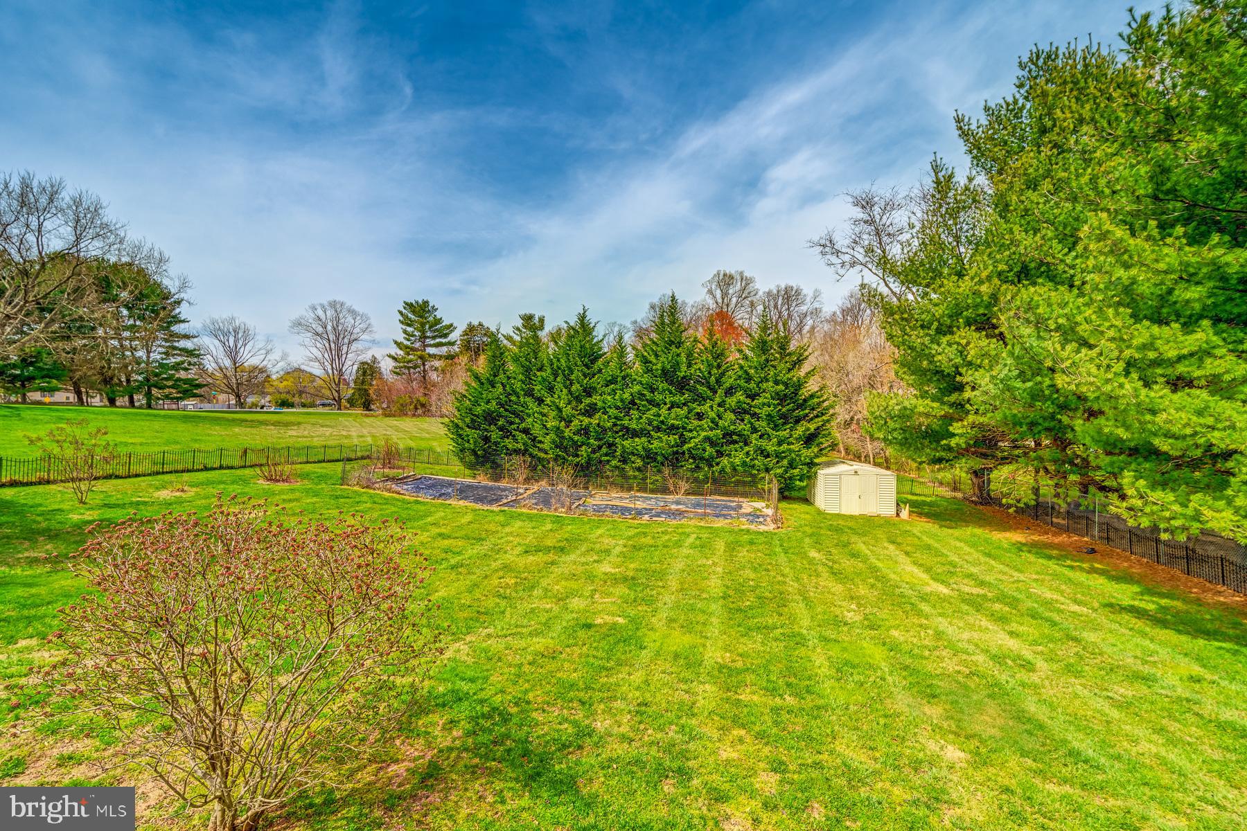 1906 Mayflower Dr
