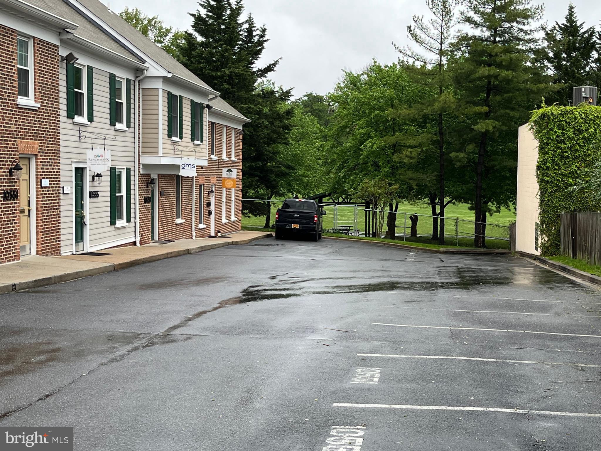 10555 Metropolitan Ave #6