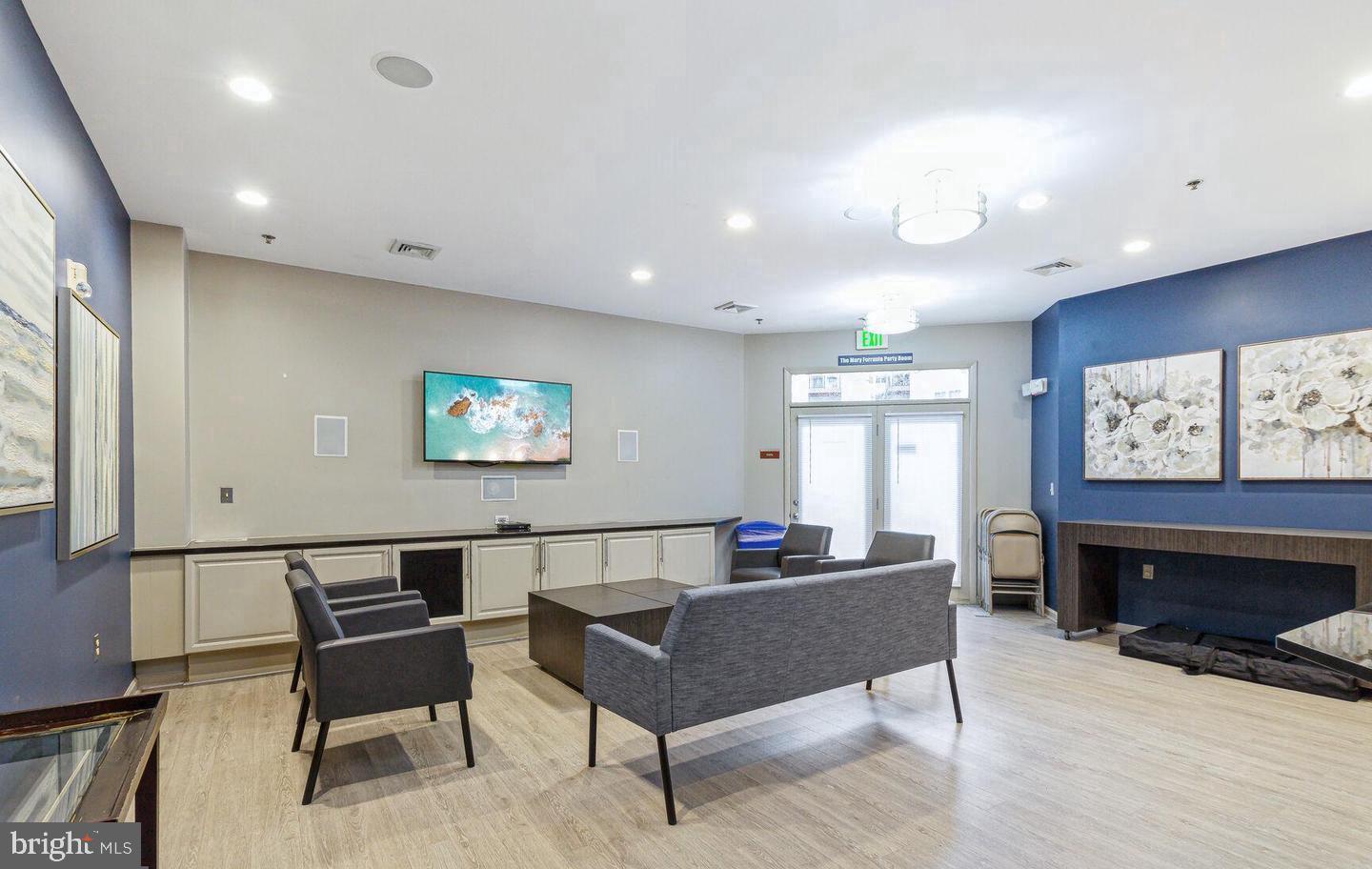 1201 E WEST HIGHWAY 244