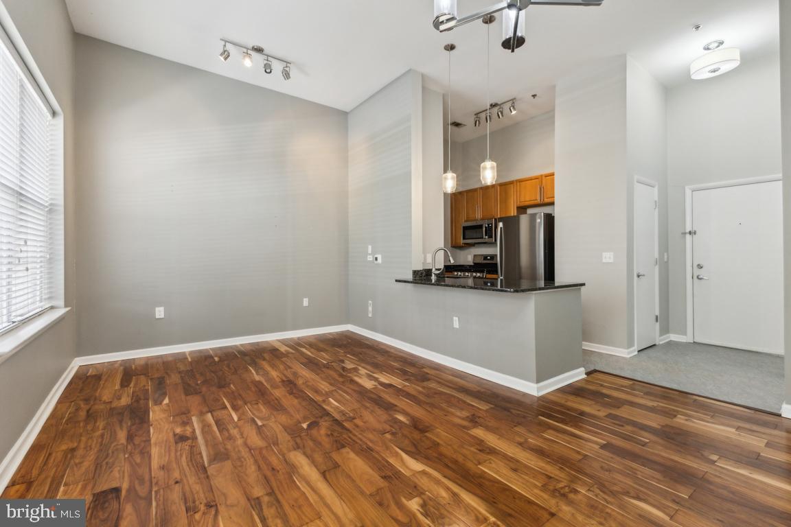 1201 E WEST HIGHWAY 244