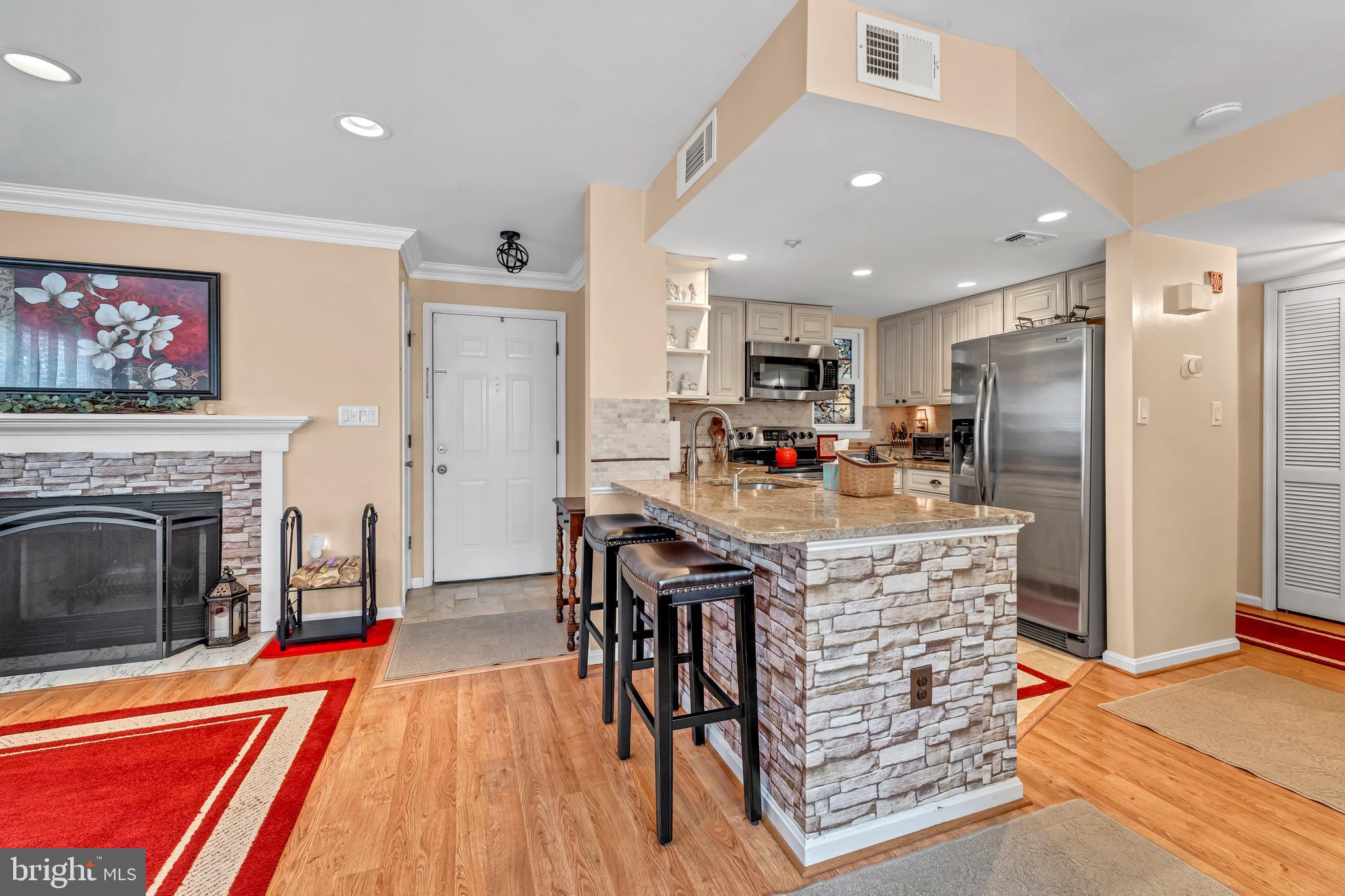 903 Hillside Lake Ter #601