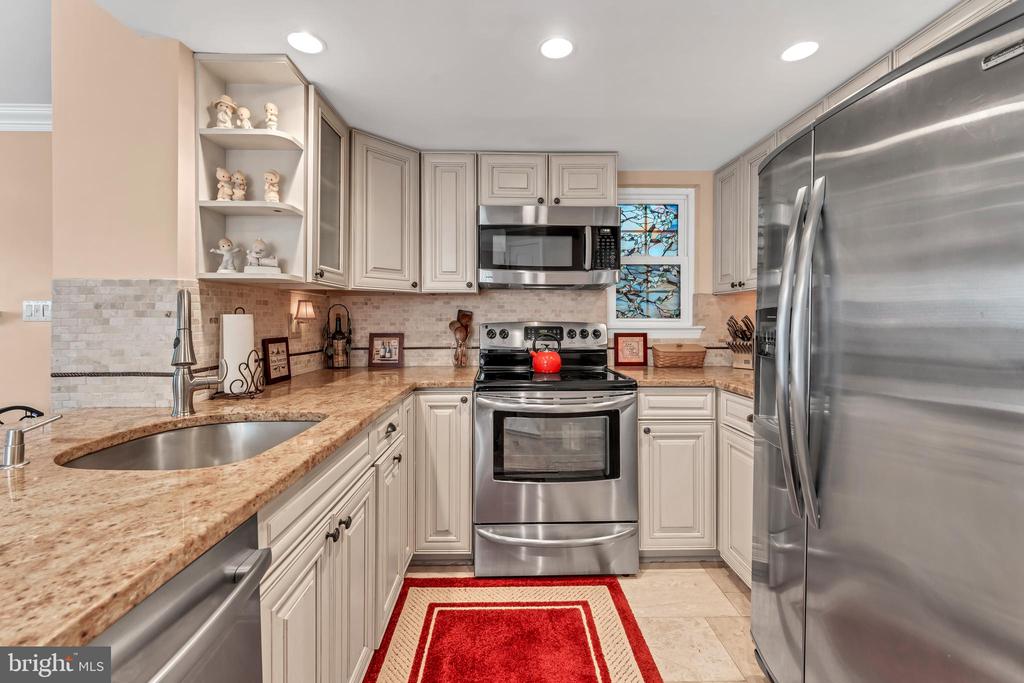 903 Hillside Lake Ter #601