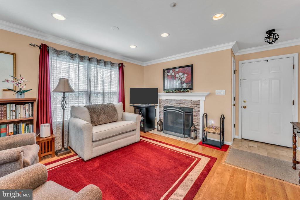 903 Hillside Lake Ter #601