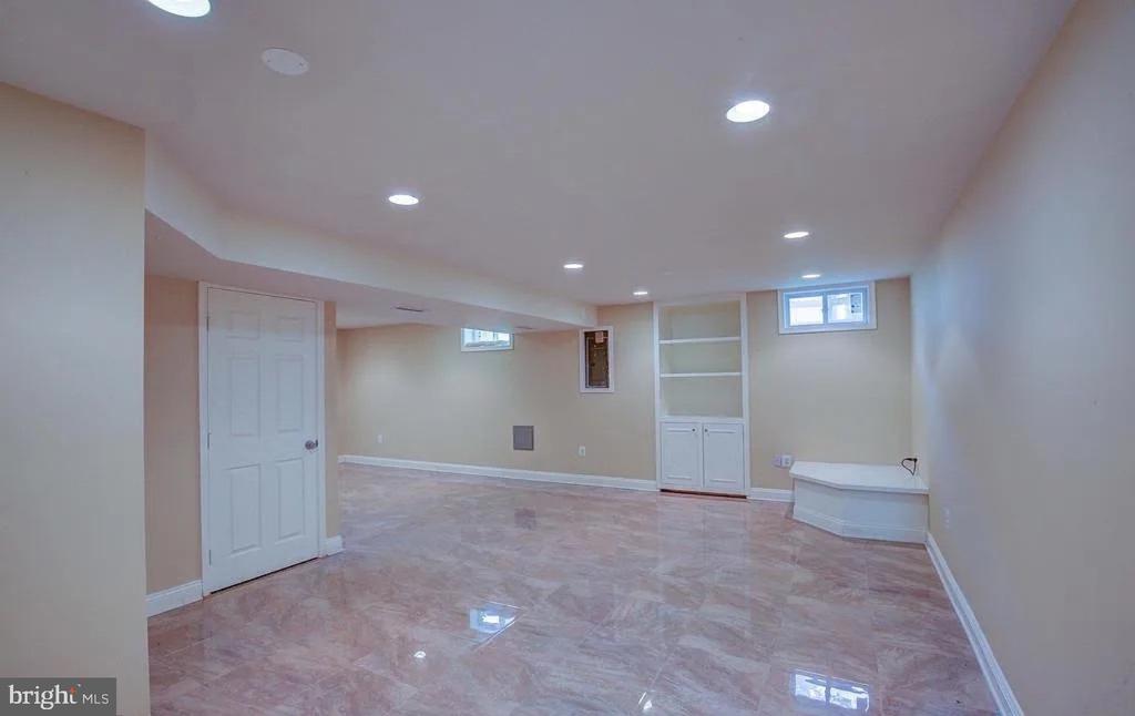 4 RED GRANITE COURT