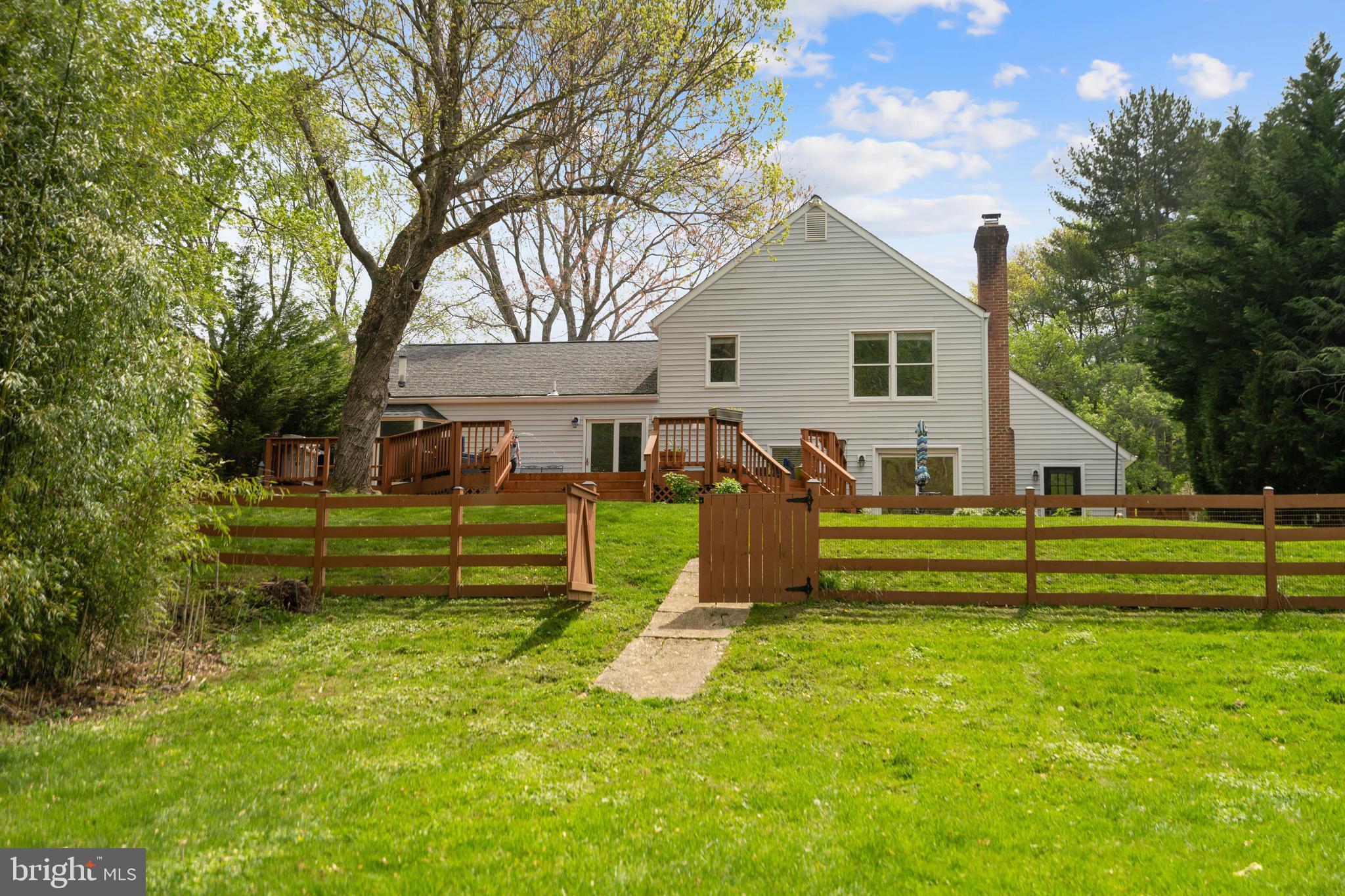 9037 Wandering Trail Dr