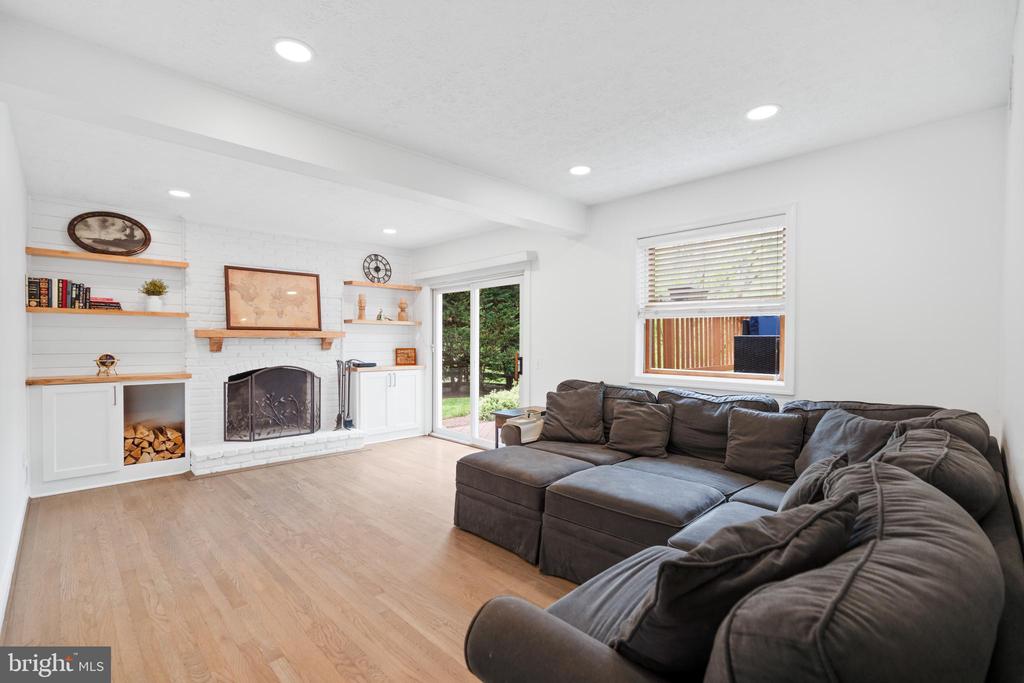 9037 Wandering Trail Dr
