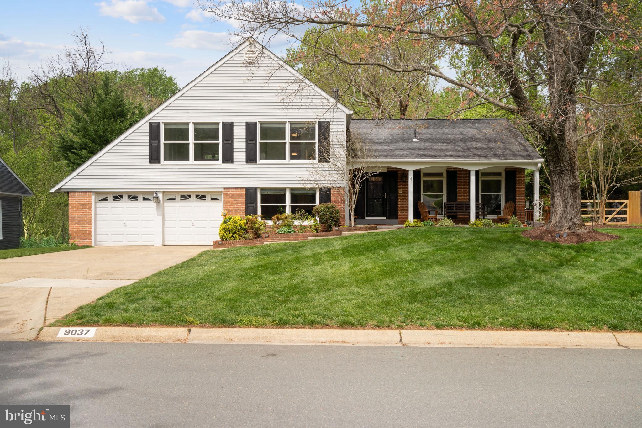 9037 Wandering Trail Dr