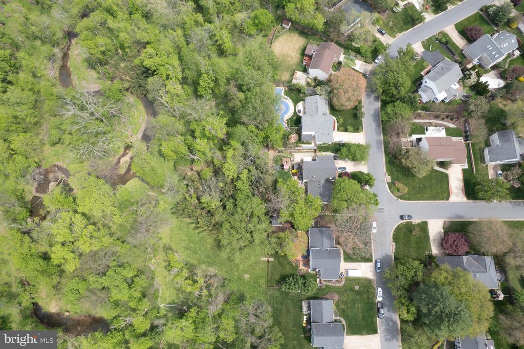 9037 Wandering Trail Dr
