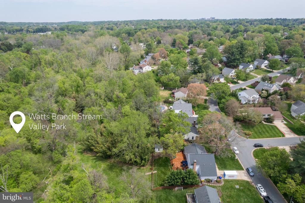 9037 Wandering Trail Dr