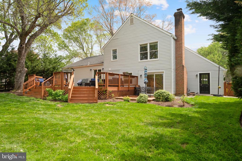 9037 Wandering Trail Dr