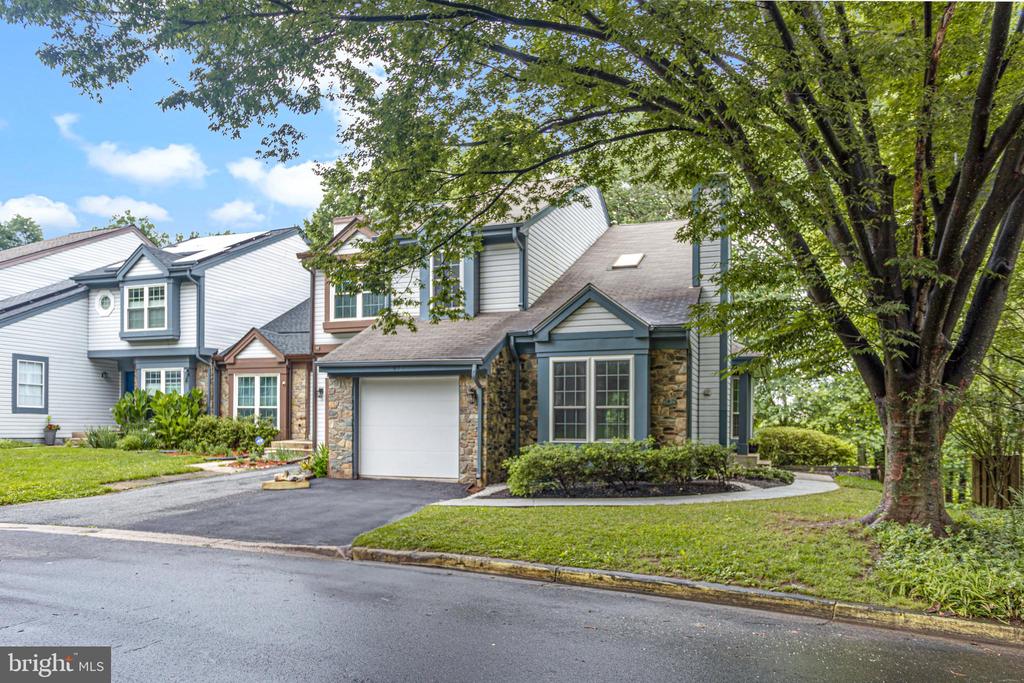 1651 Hugo Cir