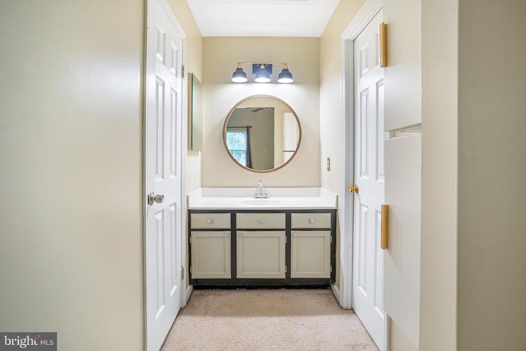 1651 Hugo Cir