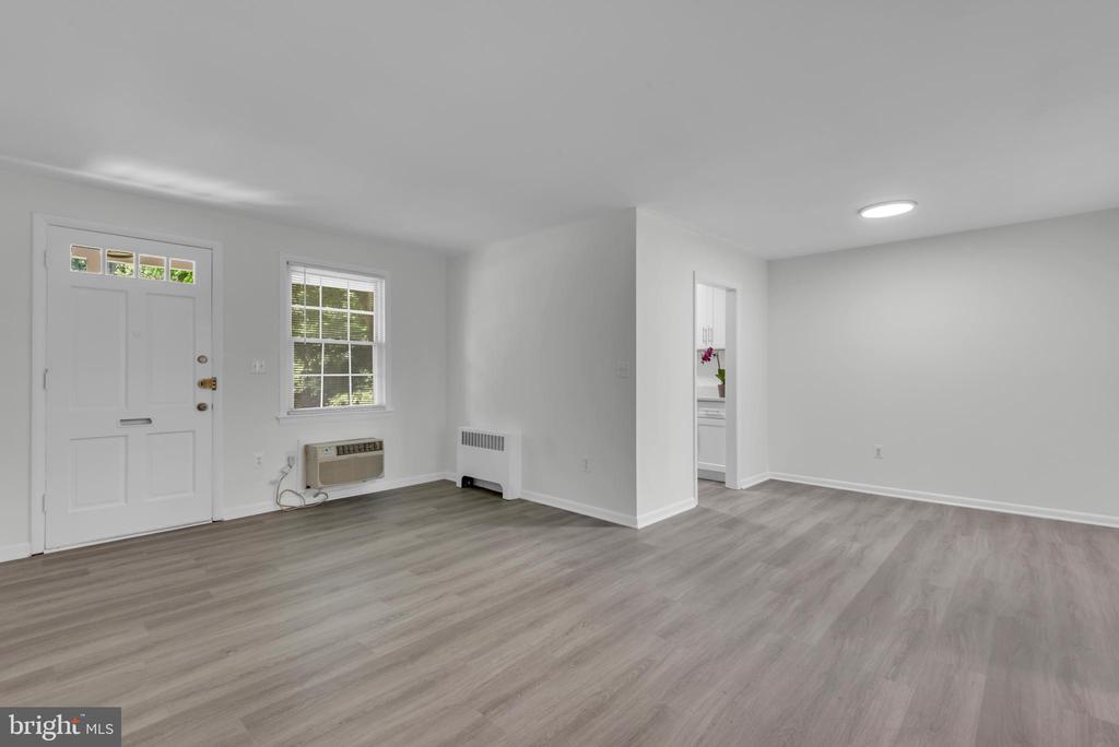 135 TALBOTT STREET 135