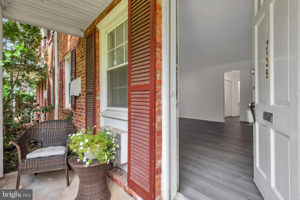135 TALBOTT STREET 135