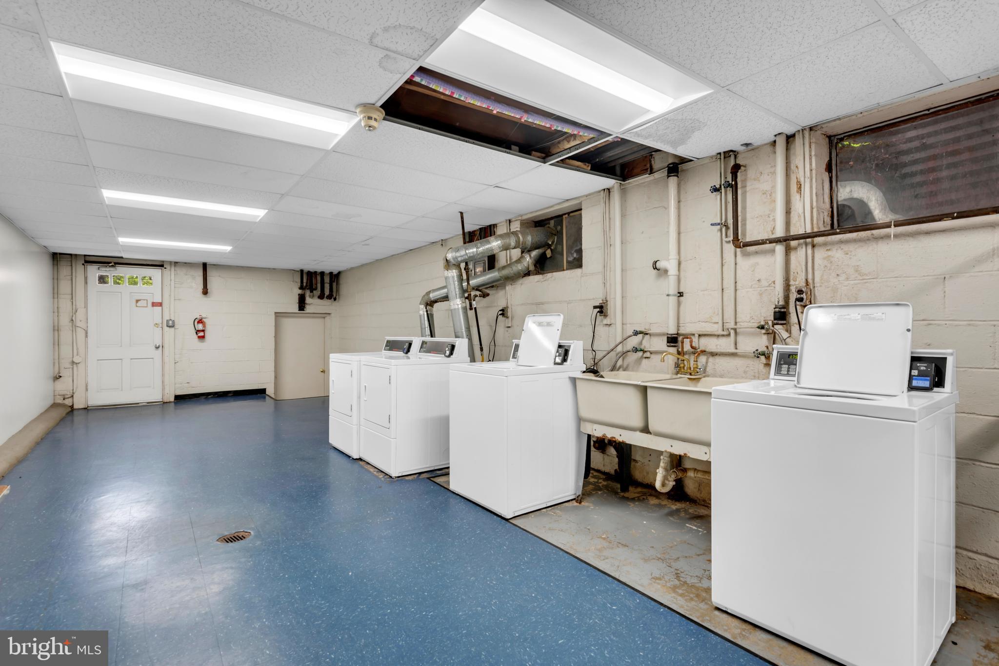 135 TALBOTT STREET 135