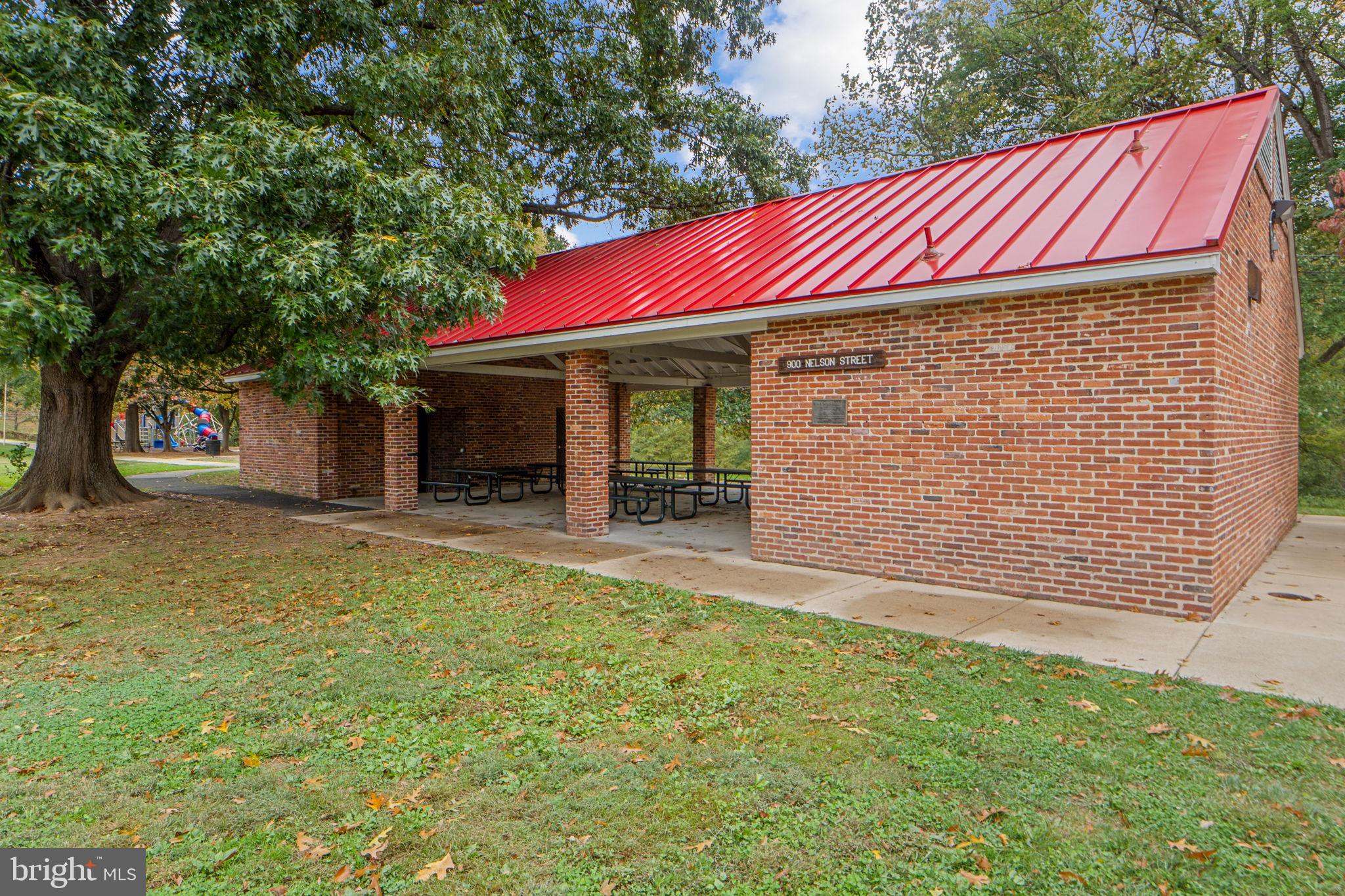 881 AZALEA DRIVE 24-881
