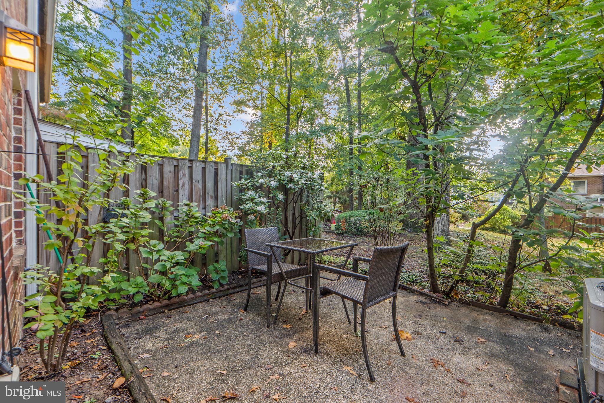 881 AZALEA DRIVE 24-881
