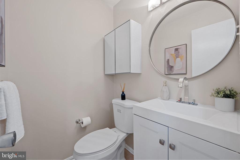 881 AZALEA DRIVE 24-881