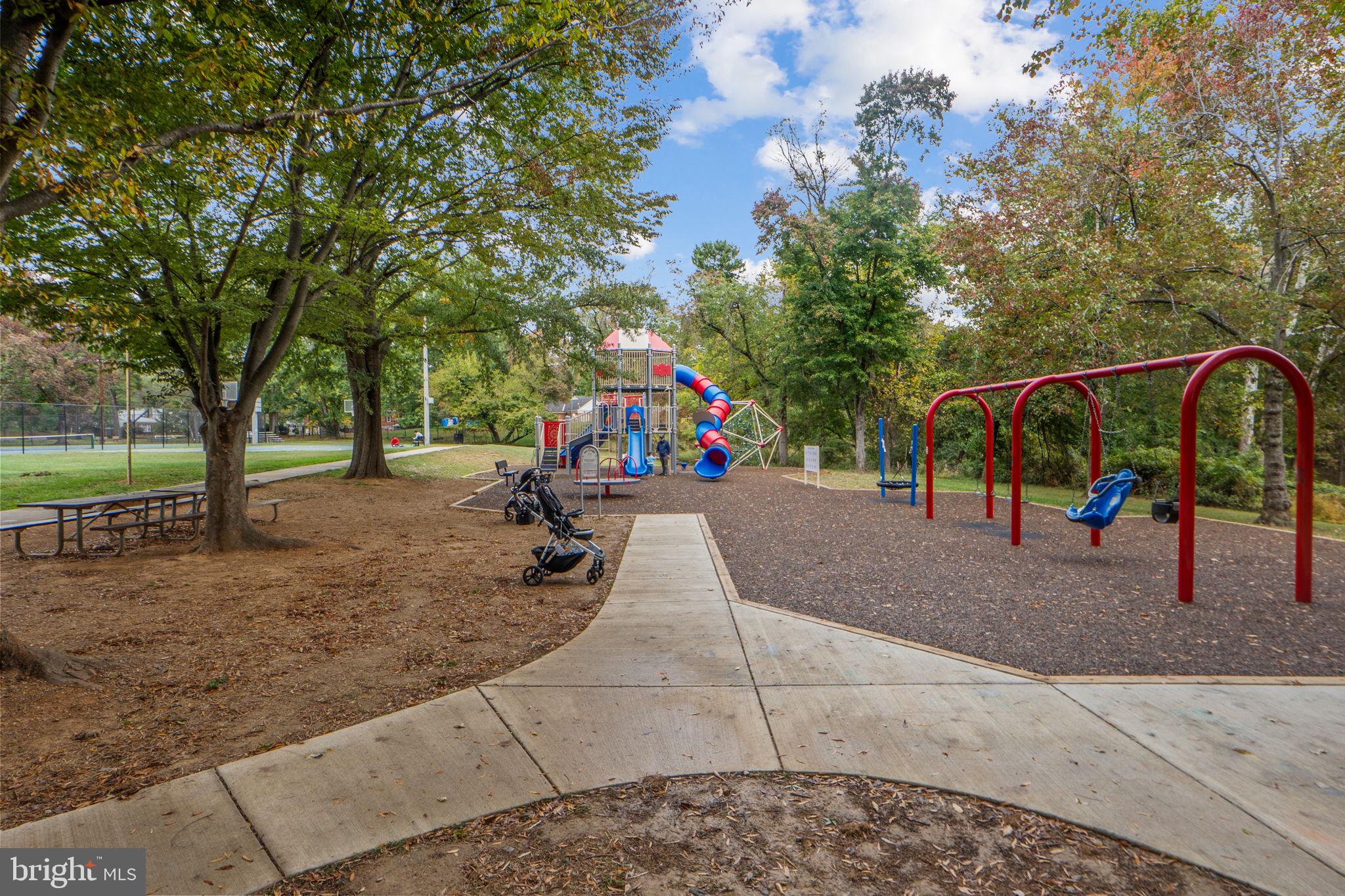 881 AZALEA DRIVE 24-881