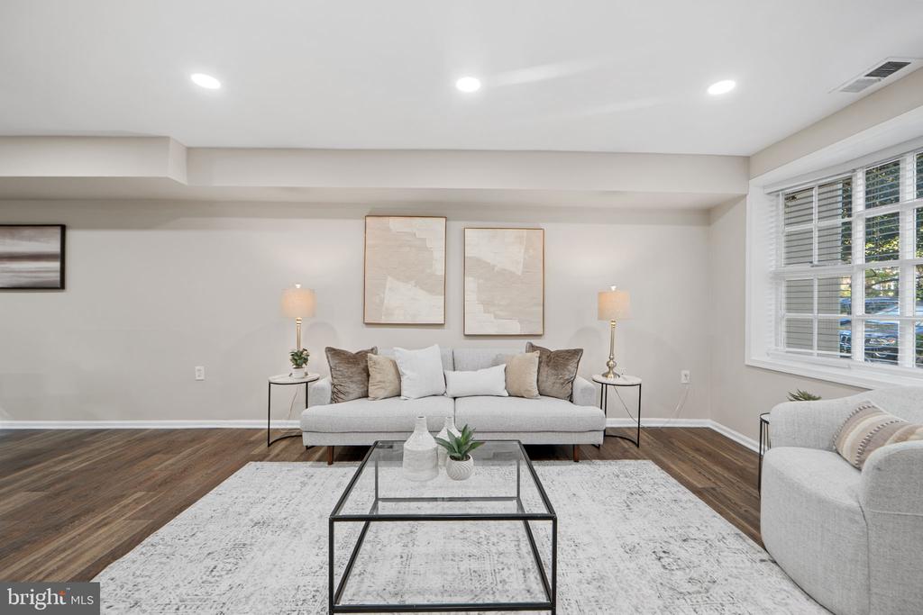 881 AZALEA DRIVE 24-881