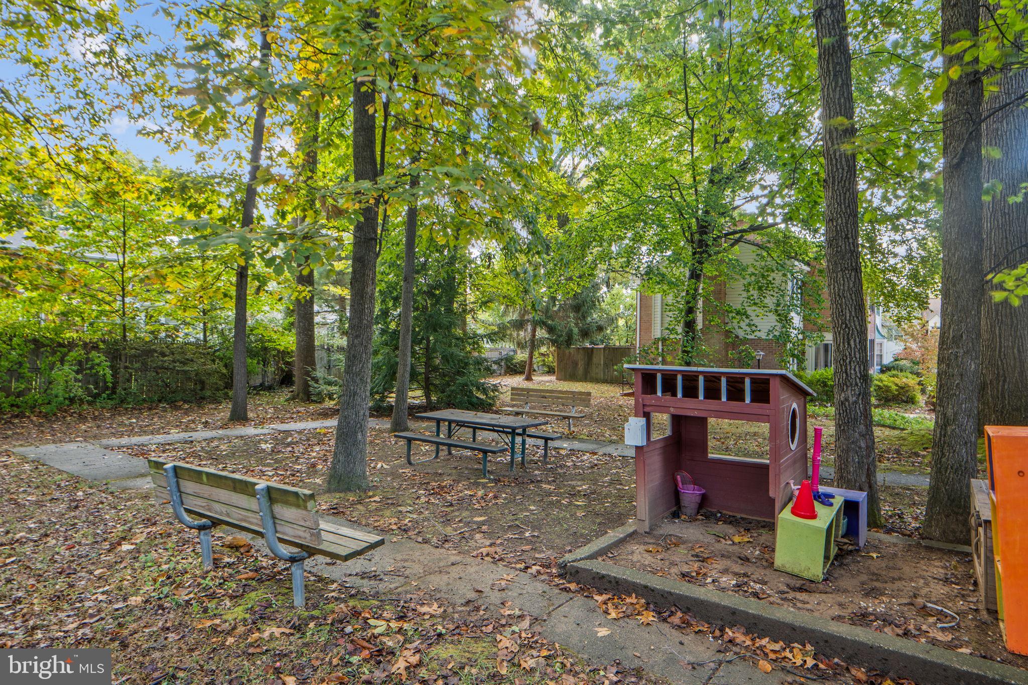 881 AZALEA DRIVE 24-881