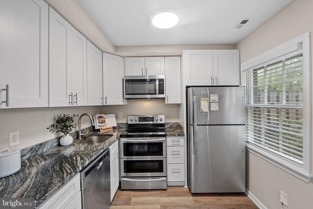 881 AZALEA DRIVE 24-881