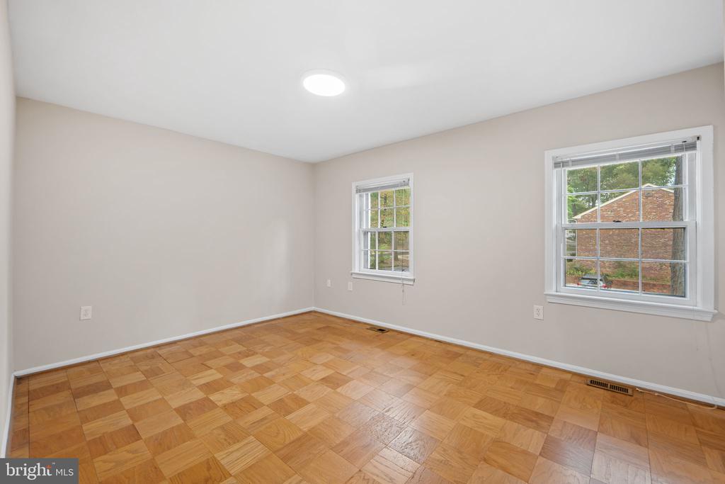 881 AZALEA DRIVE 24-881