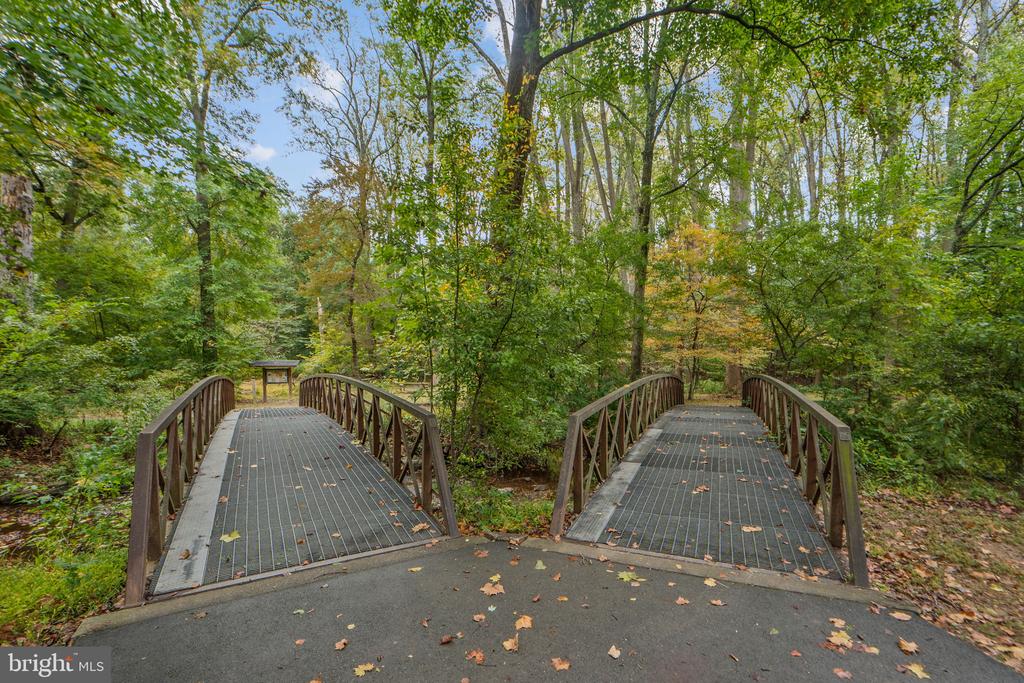 881 AZALEA DRIVE 24-881