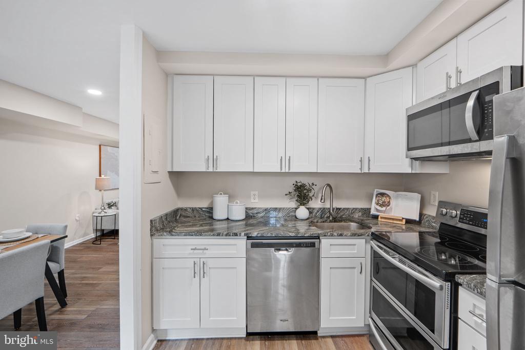 881 AZALEA DRIVE 24-881