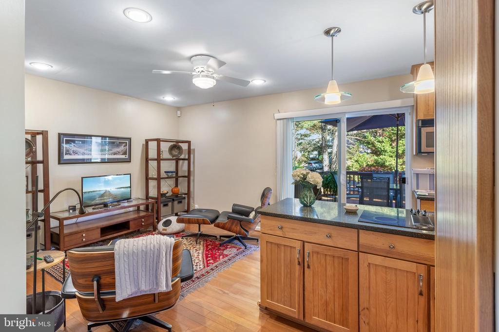 1552 HUGO CIRCLE