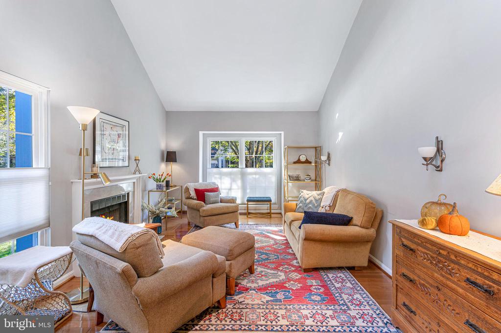 1552 HUGO CIRCLE