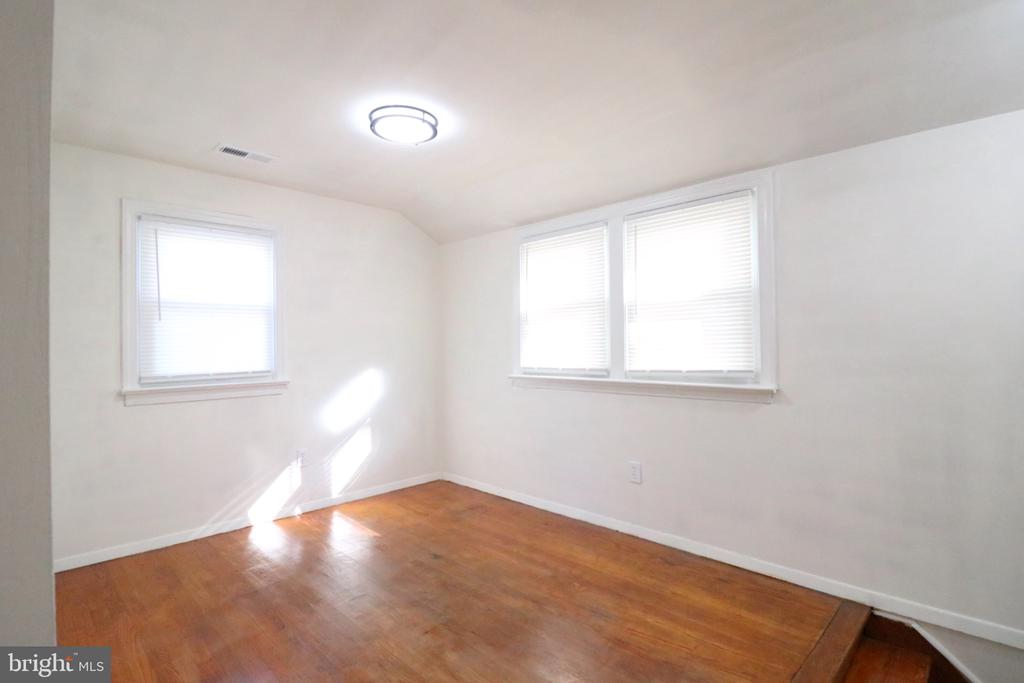 407 N HORNERS LANE