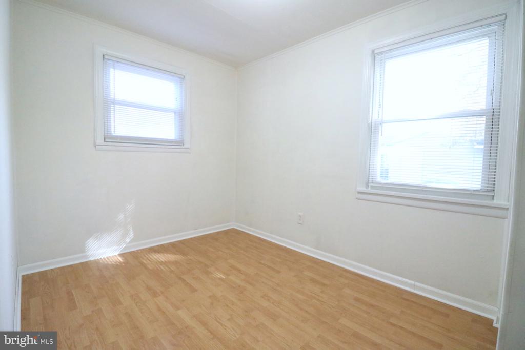 407 N HORNERS LANE