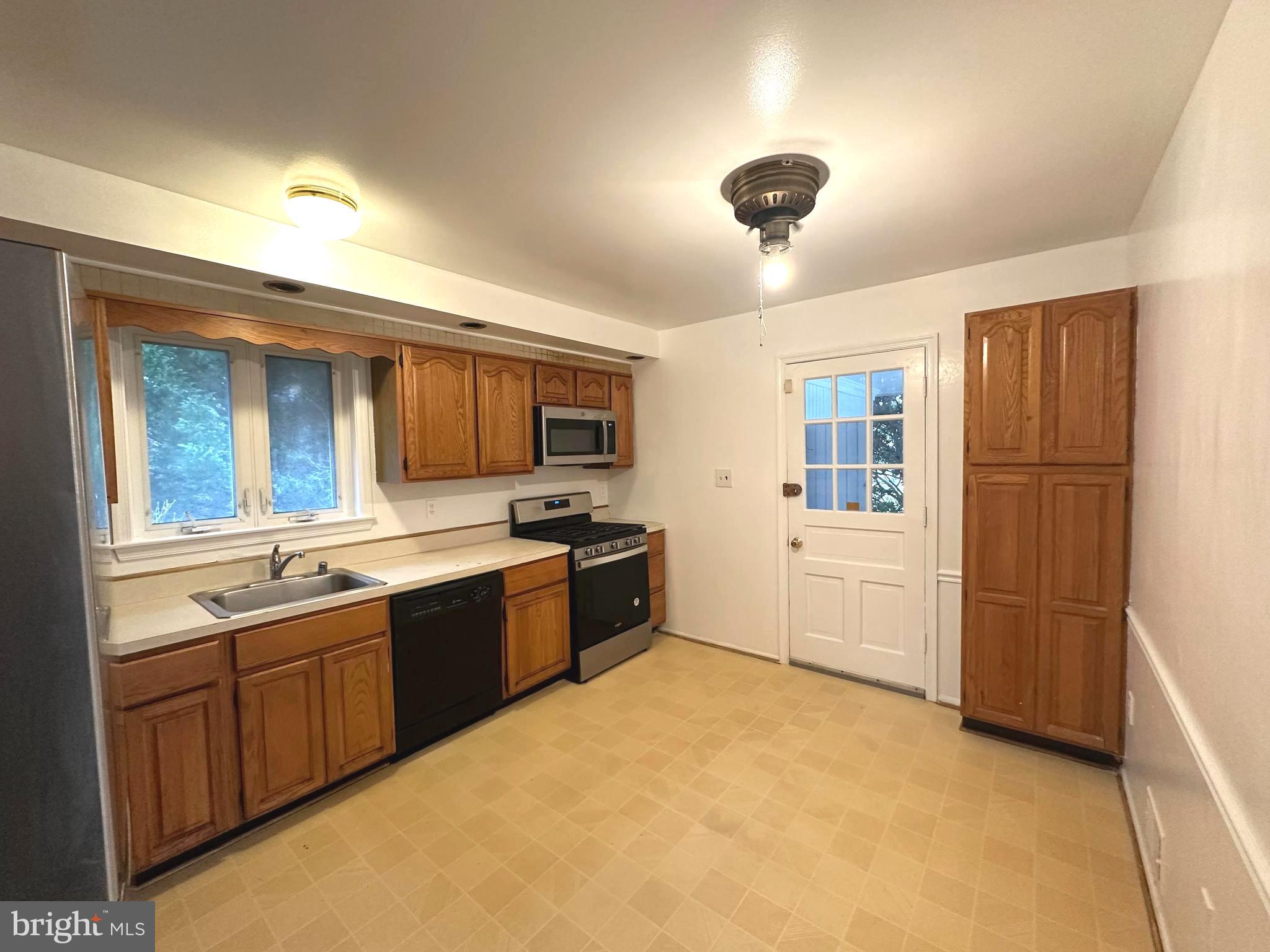 4037 OLNEY LAYTONSVILLE ROAD