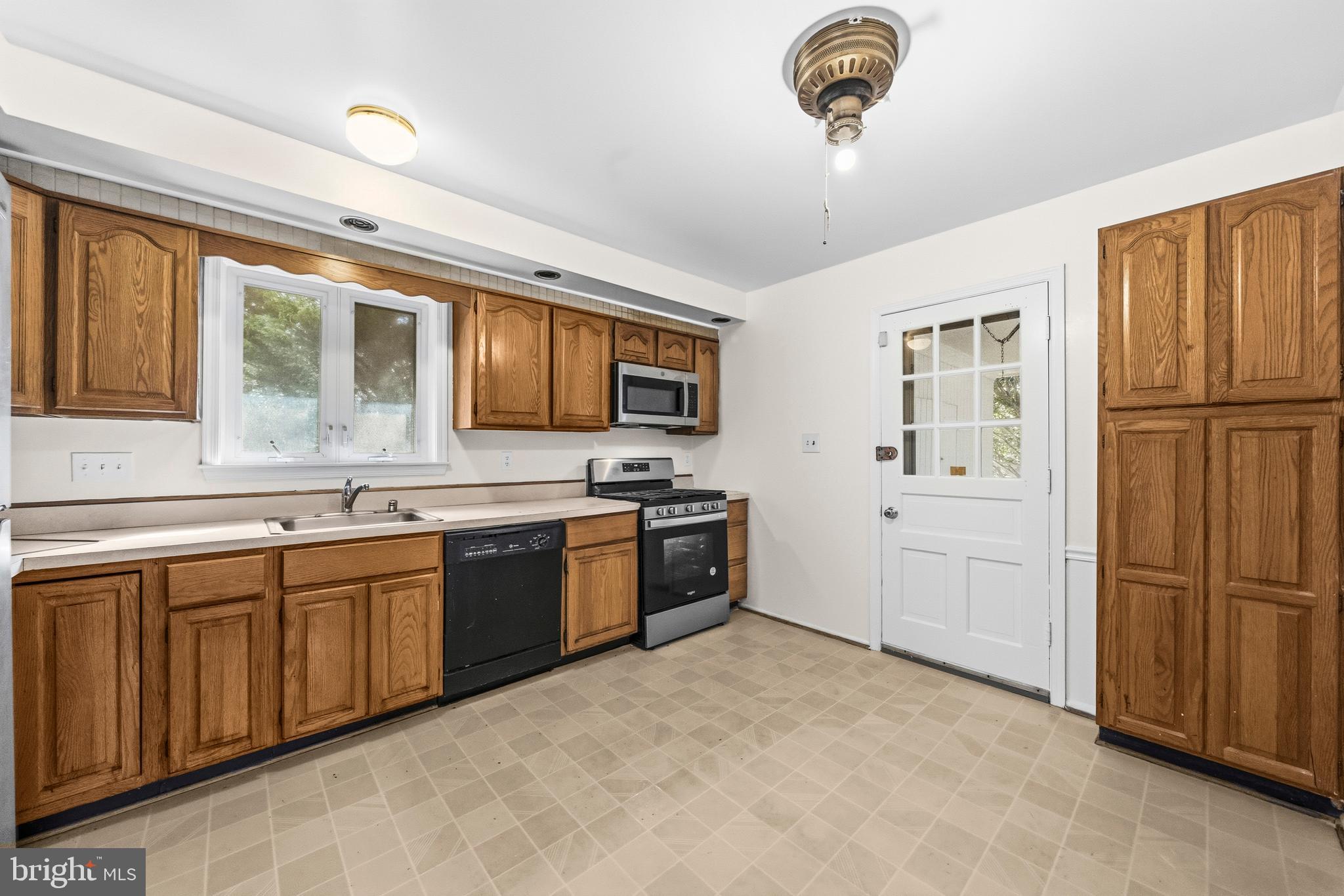 4037 OLNEY LAYTONSVILLE ROAD