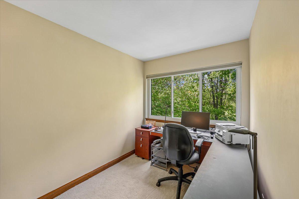 401 CHRISTOPHER AVENUE 33